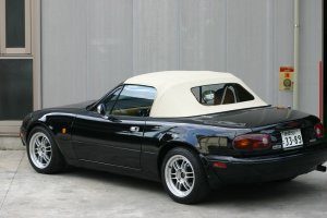 The Mazda Roadster, better known as Miata in America and MX-5 in Europe went on sale within Japan in 1989. Maruha Motors is a pioneer in Miata tuning and many fans have offered their support to us.