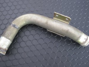 錆びて腐る純正ロアパイプ